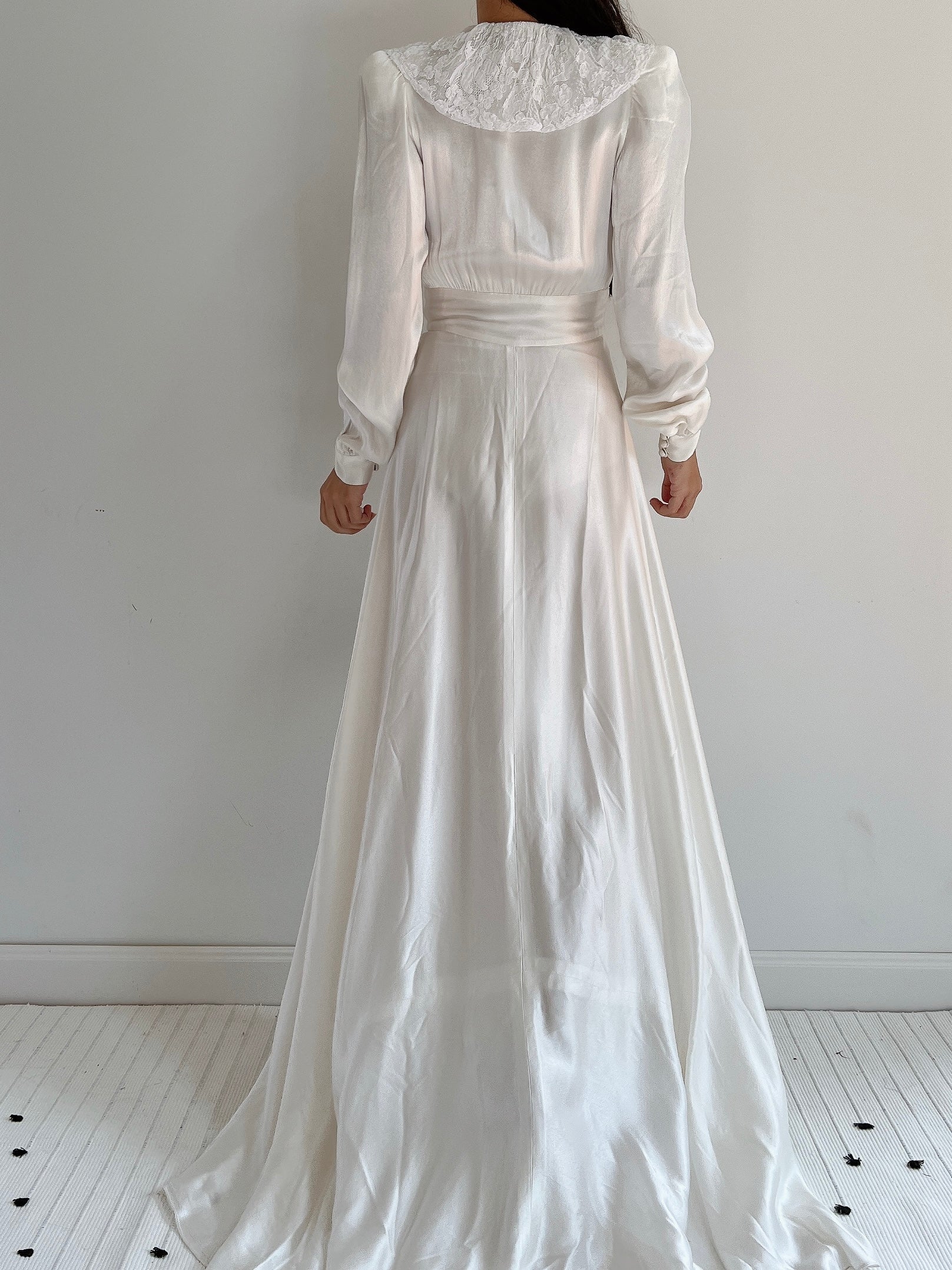 1940s Candlelight Satin Dressing Gown - XS
