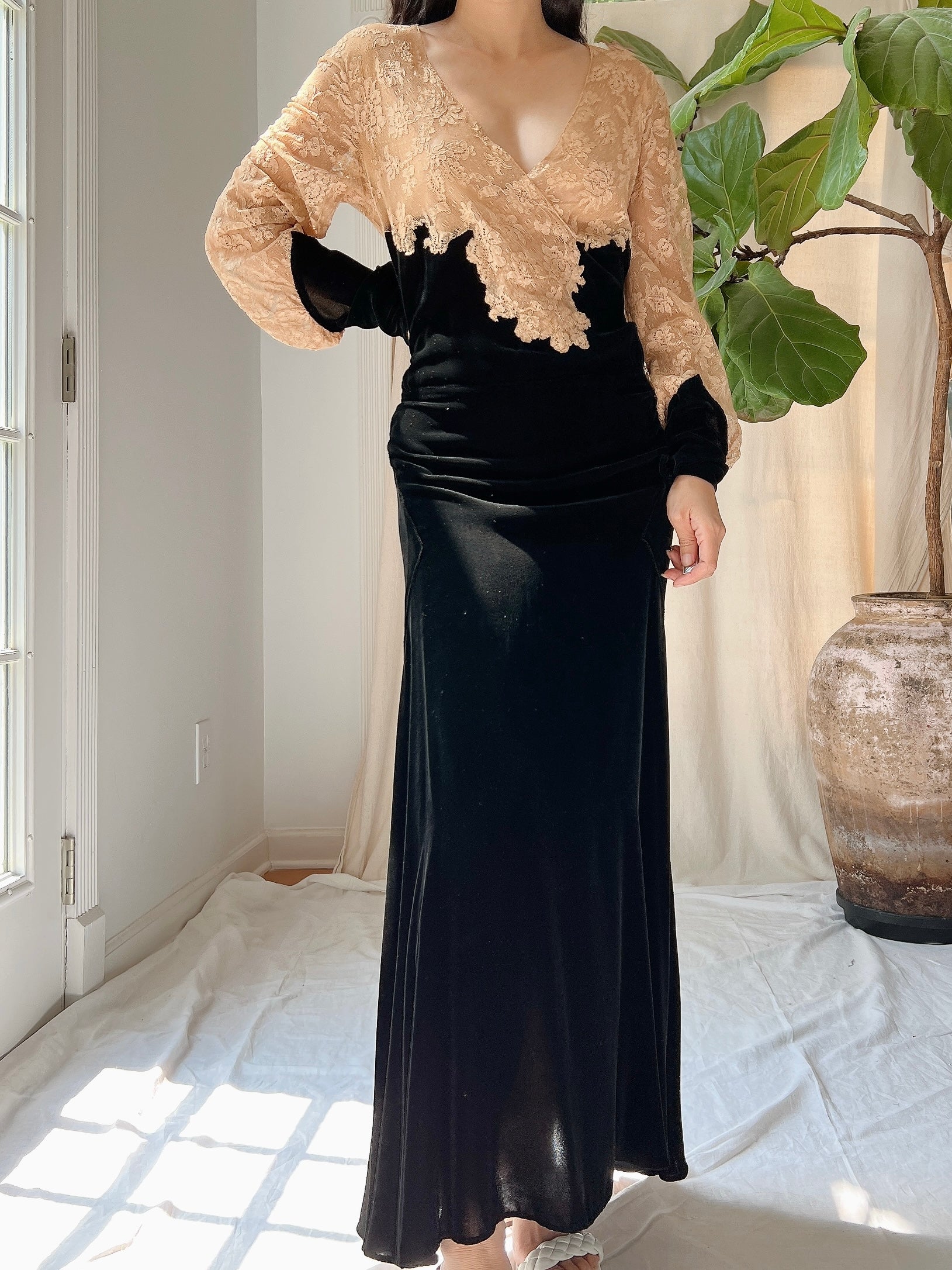 1930s Silk Velvet and Lace Gown - M