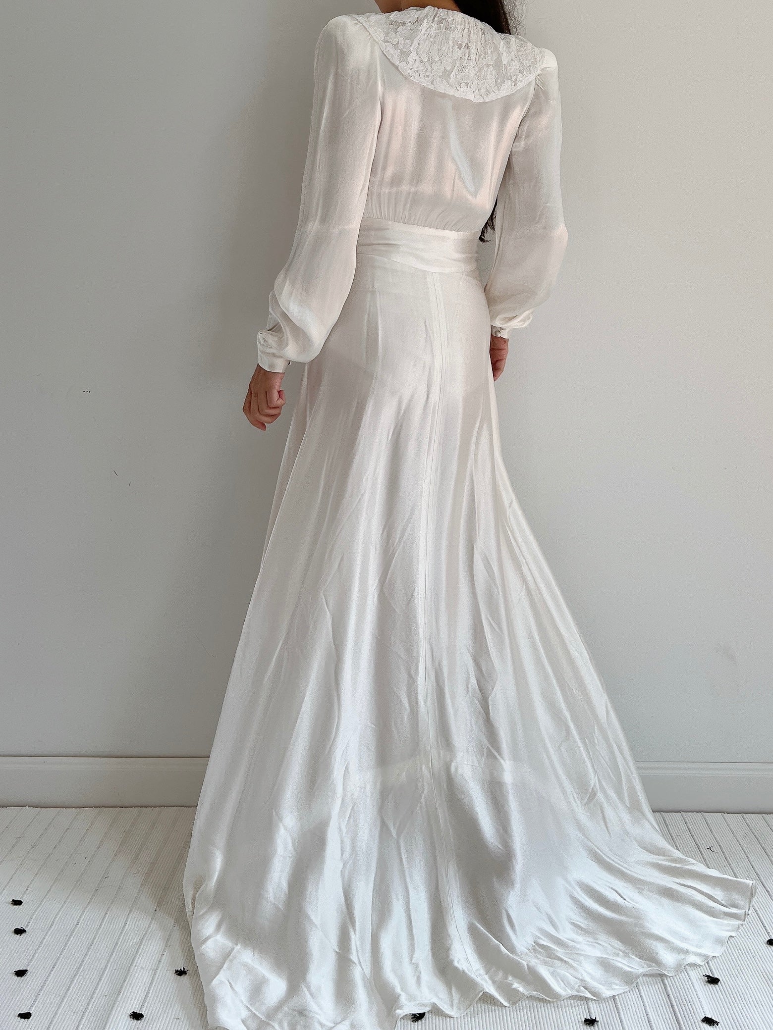 1940s Candlelight Satin Dressing Gown - XS