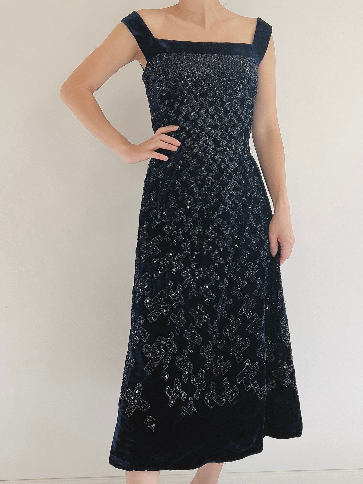 1950s Dark Blue Velvet Hand-Beaded Dress - XS