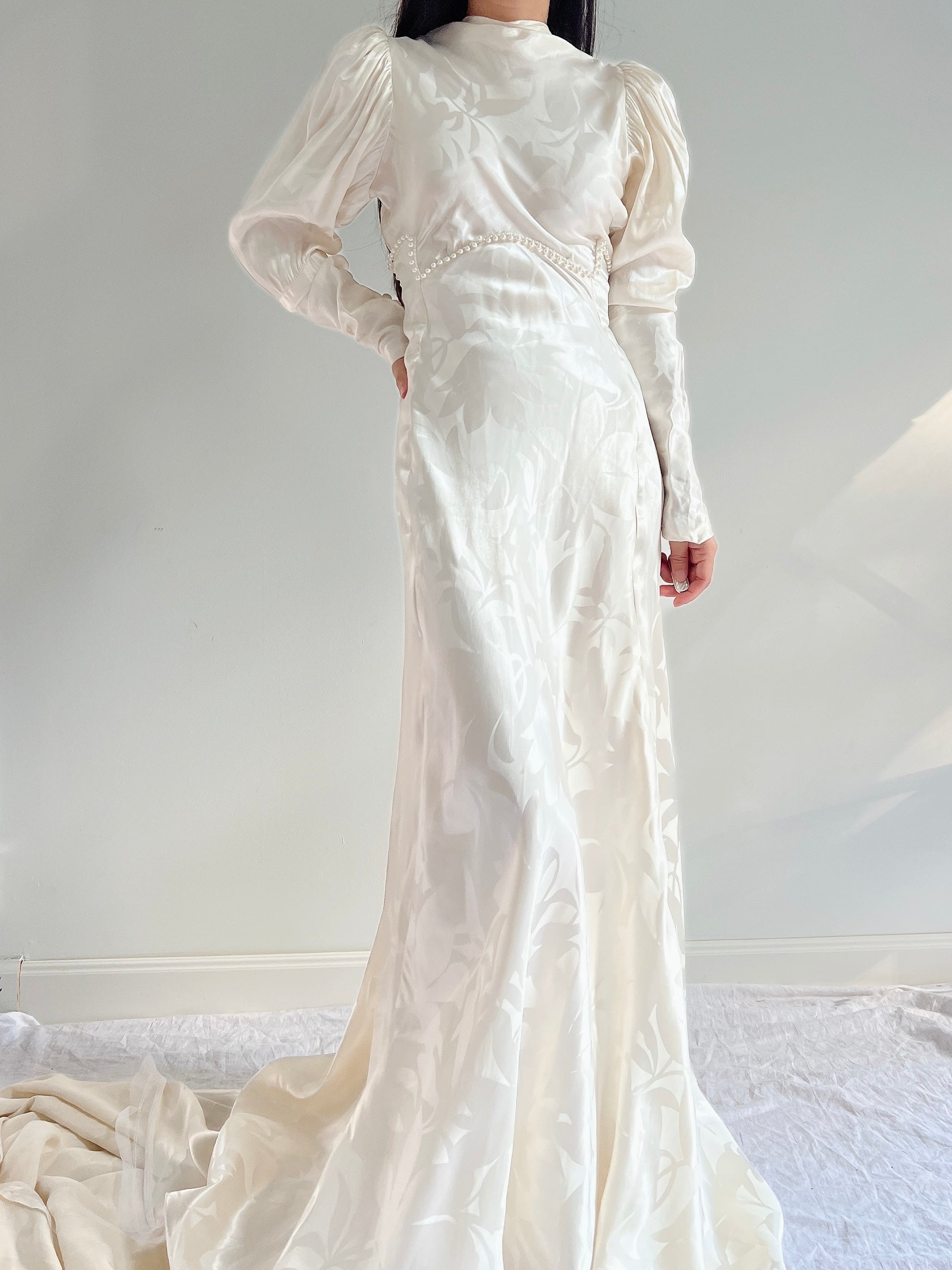 1930s Patterned Satin Mutton Sleeve Gown - S/M