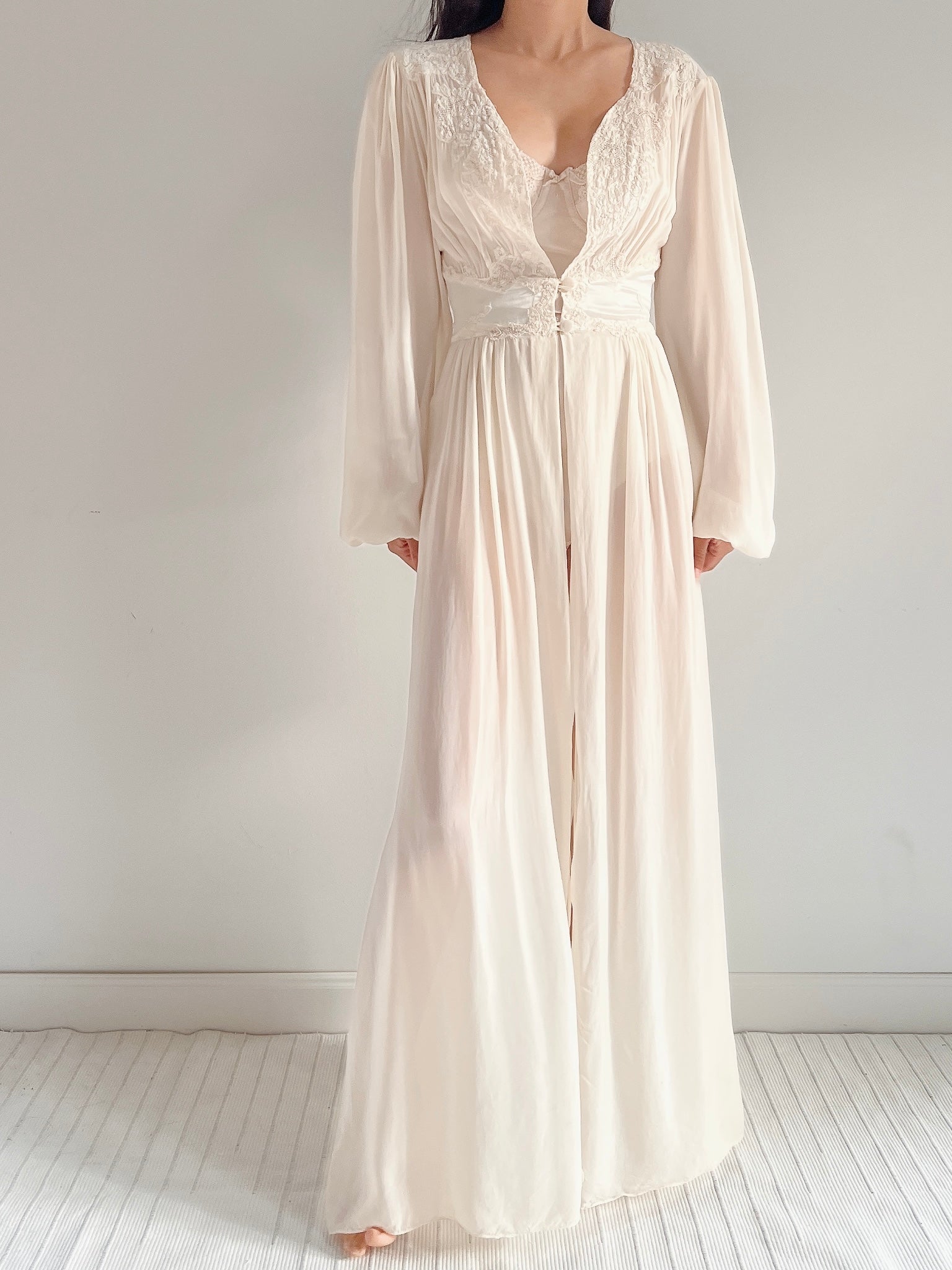 1930s Ivory Silk Chiffon Dressing Robe - S