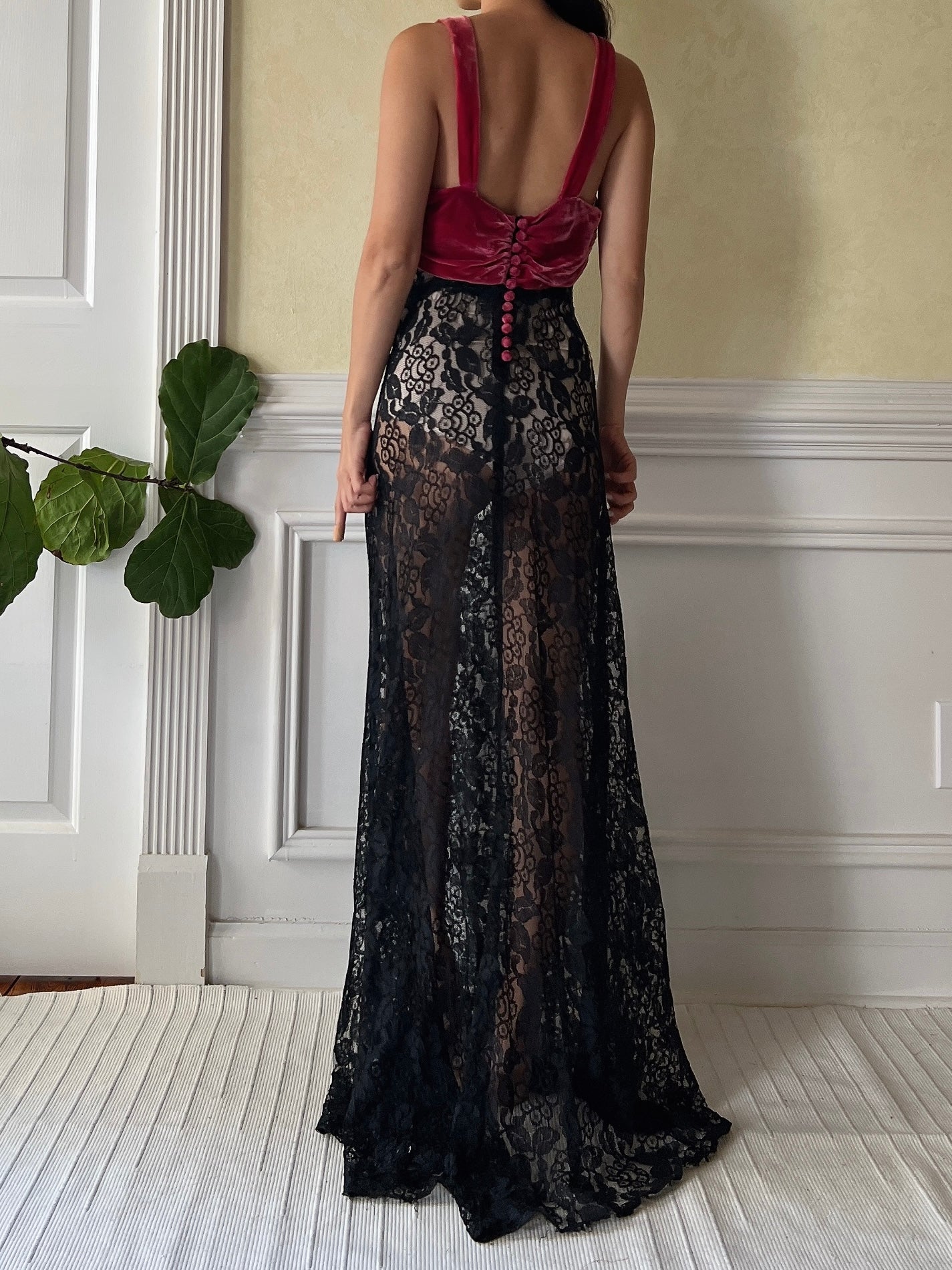 1930s Velvet and Lace Gown - S