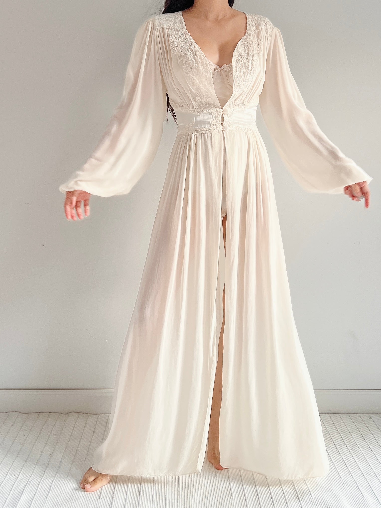 1930s Ivory Silk Chiffon Dressing Robe - S