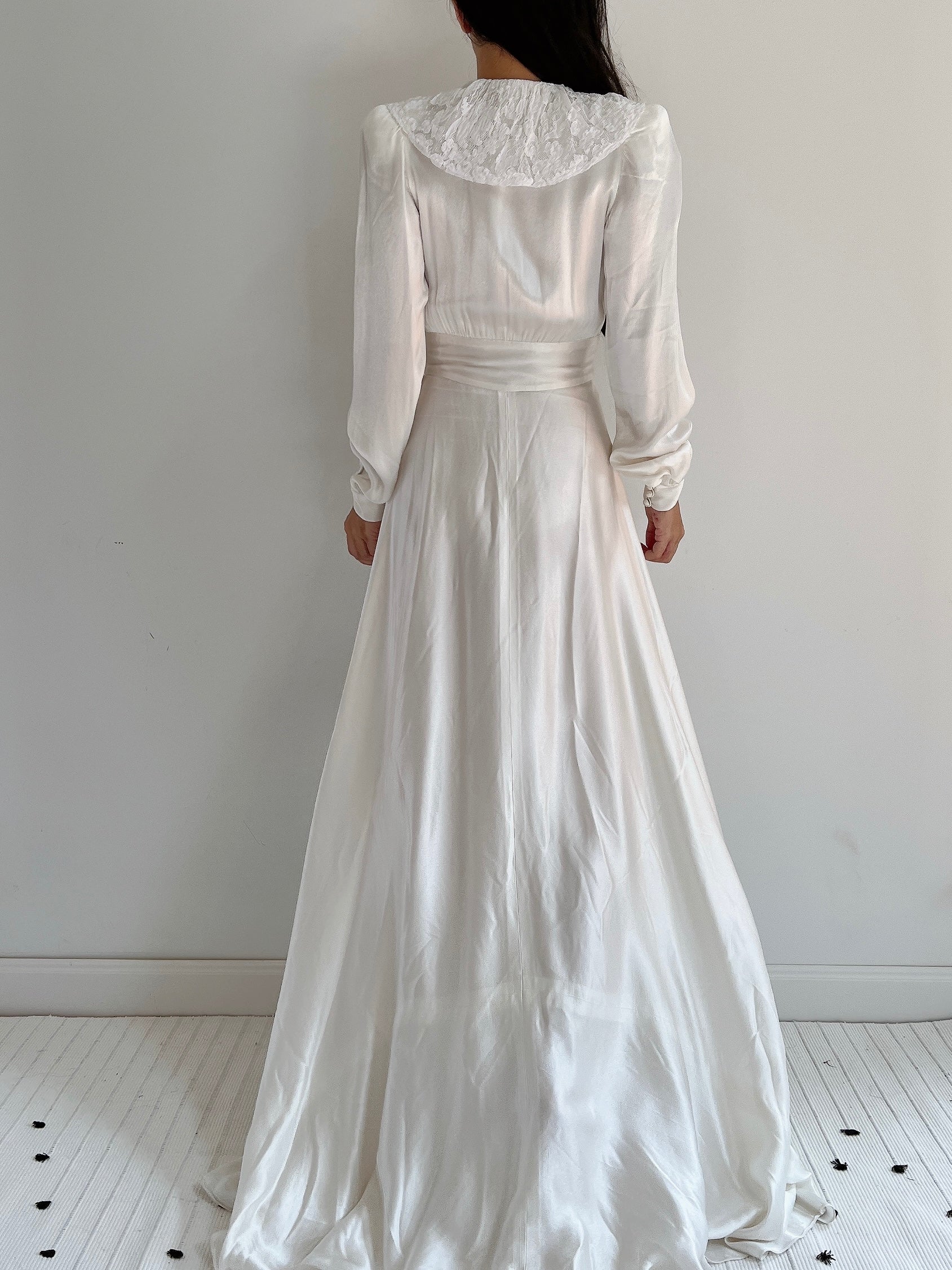 1940s Candlelight Satin Dressing Gown - XS