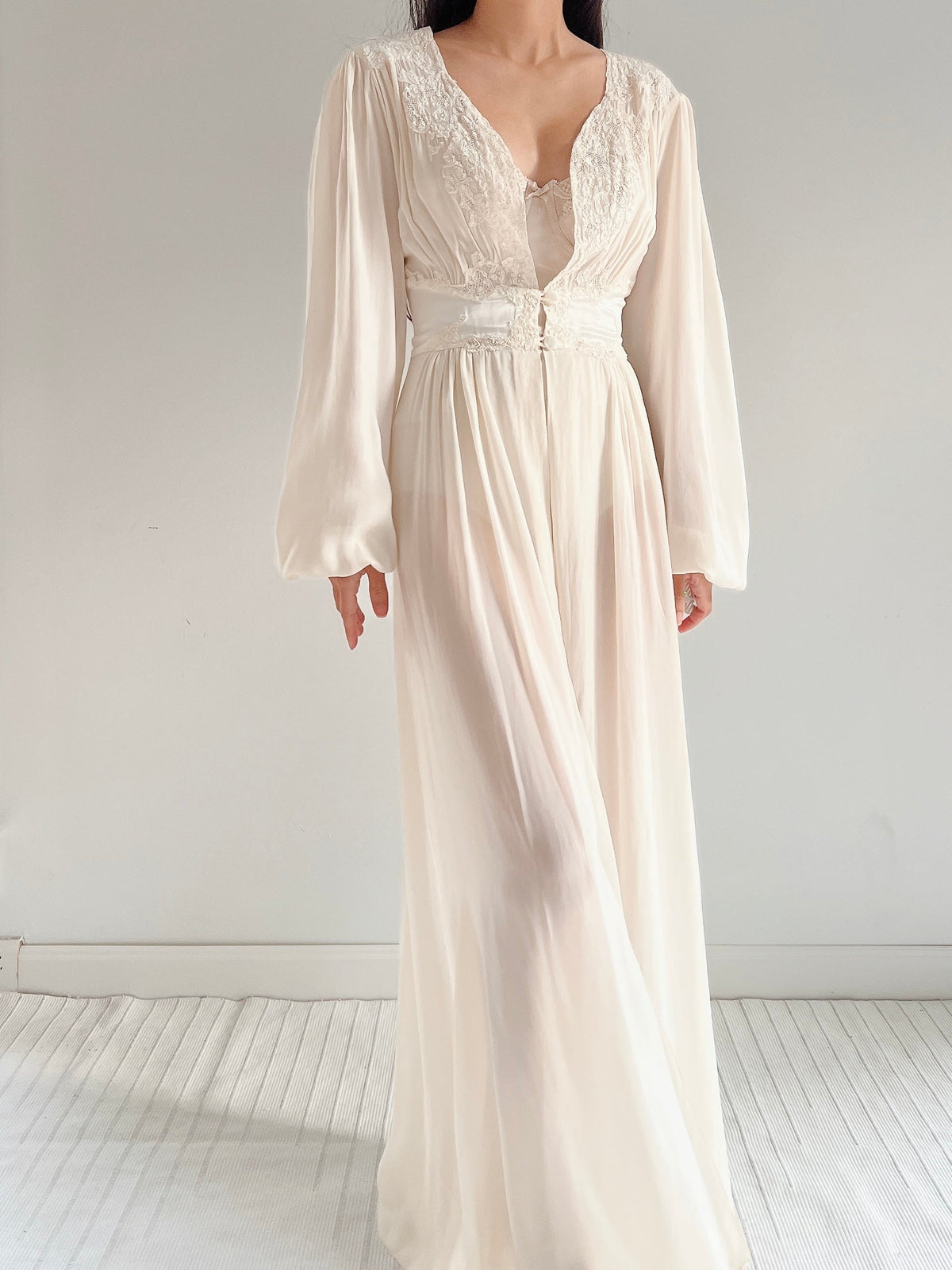 1930s Ivory Silk Chiffon Dressing Robe - S