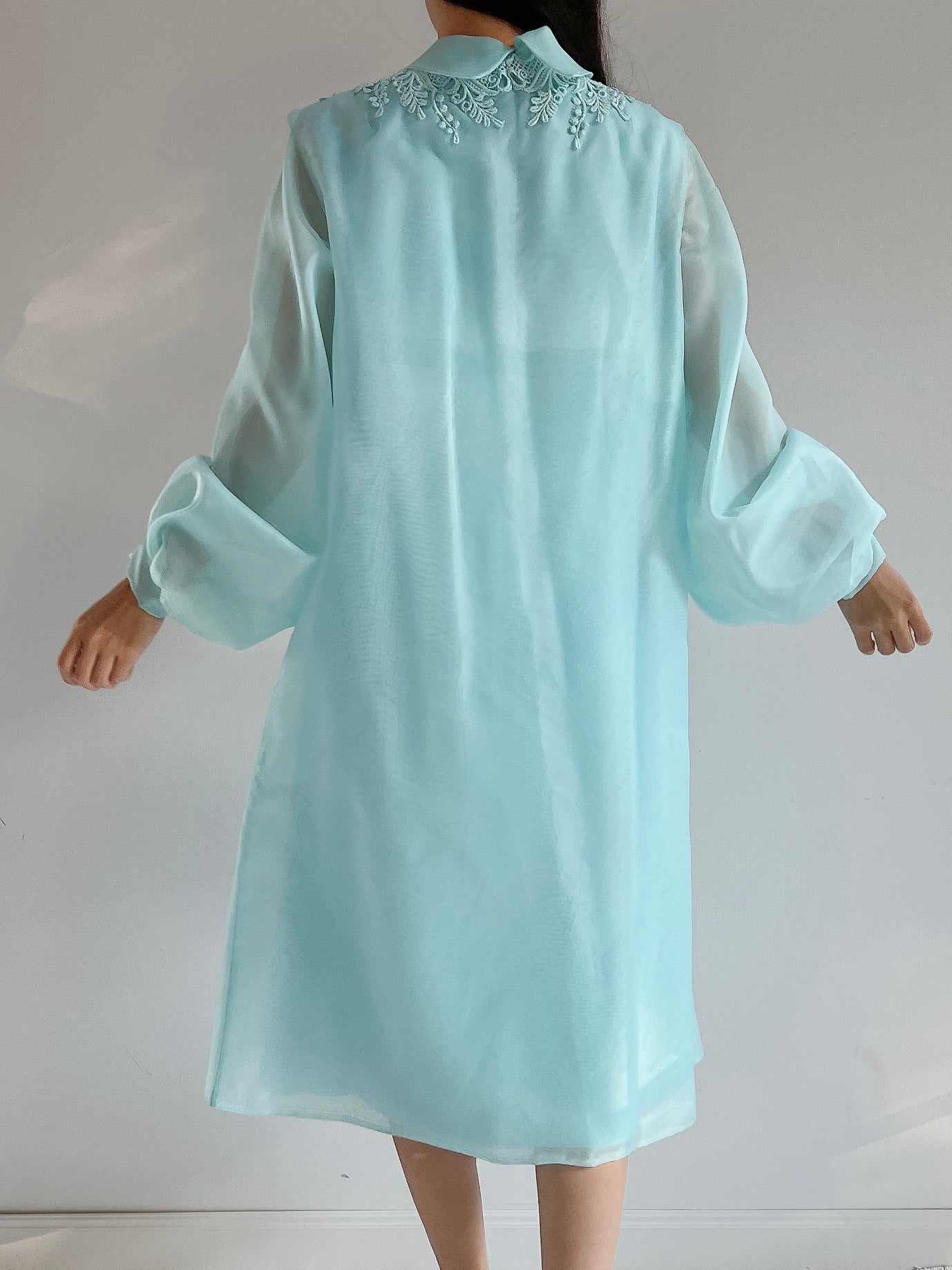 1960s 2-Piece Aqua Puff Sleeve Raw Silk and Organza Dress - M