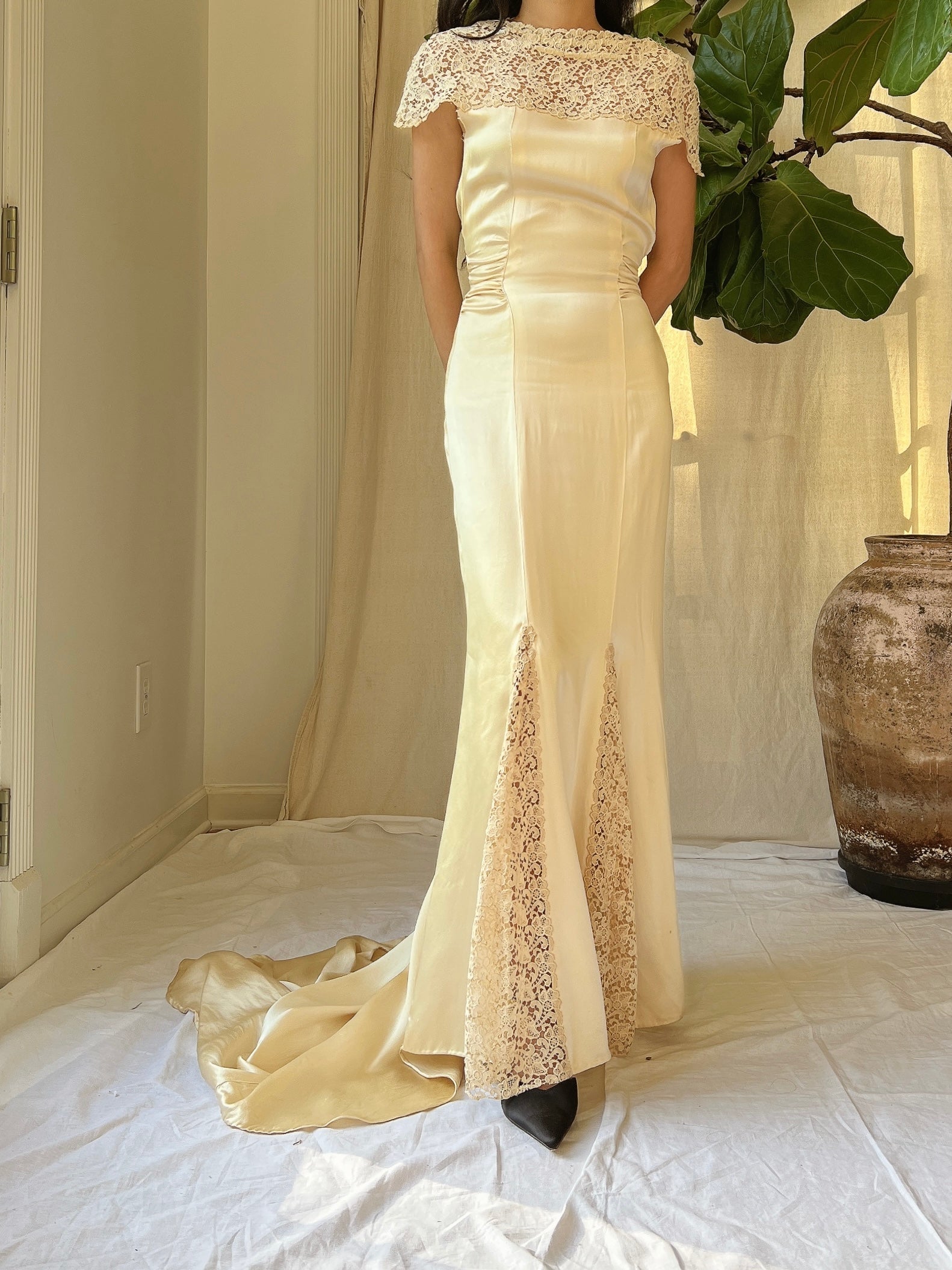 1930s Silk and Tatted Lace Gown - XXS