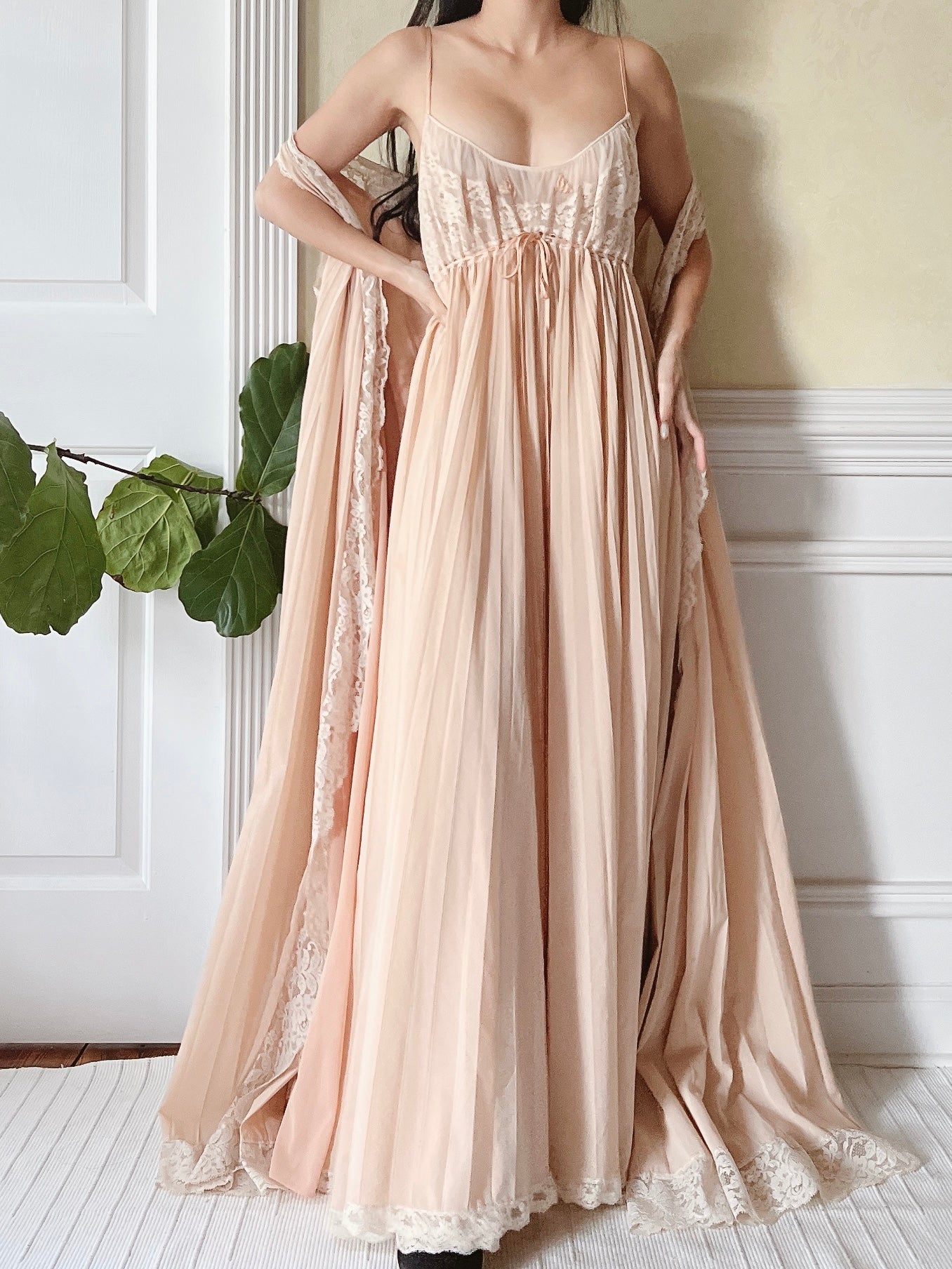 1950s Pink Beige Lucie Ann Dressing Gown and Slip - One Size