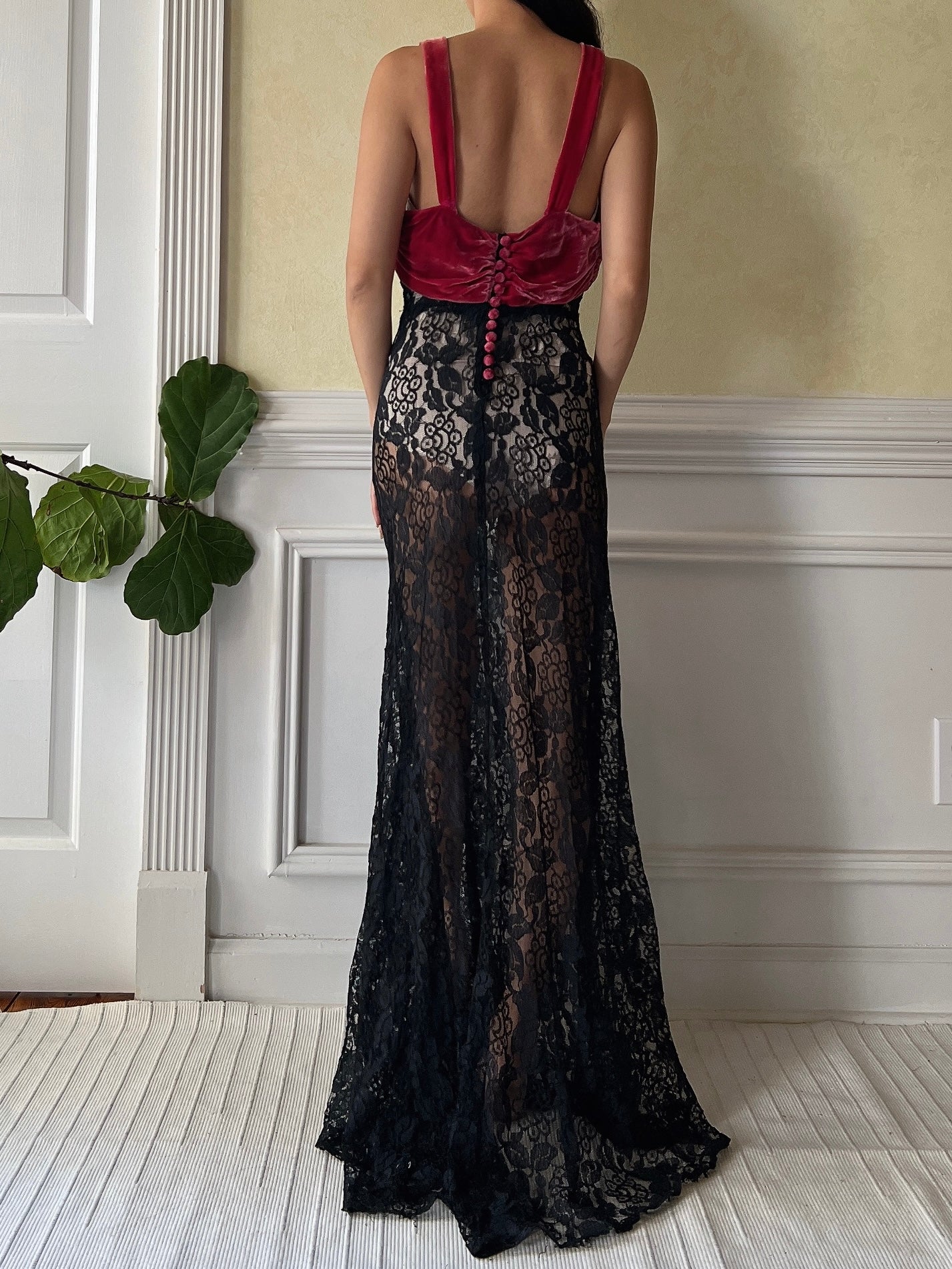 1930s Velvet and Lace Gown - S