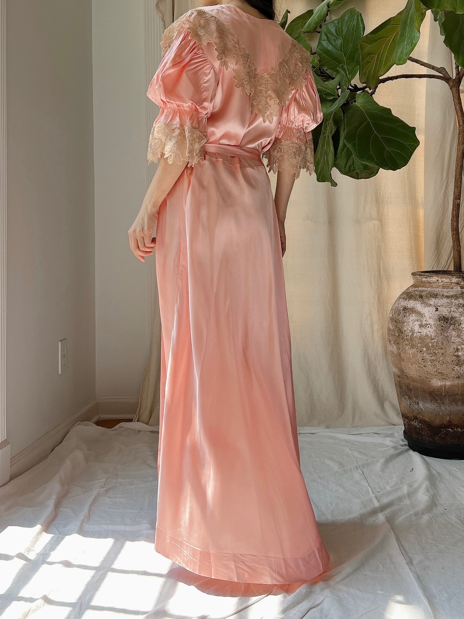 1930s Satin Puff Sleeve Dressing Gown - S
