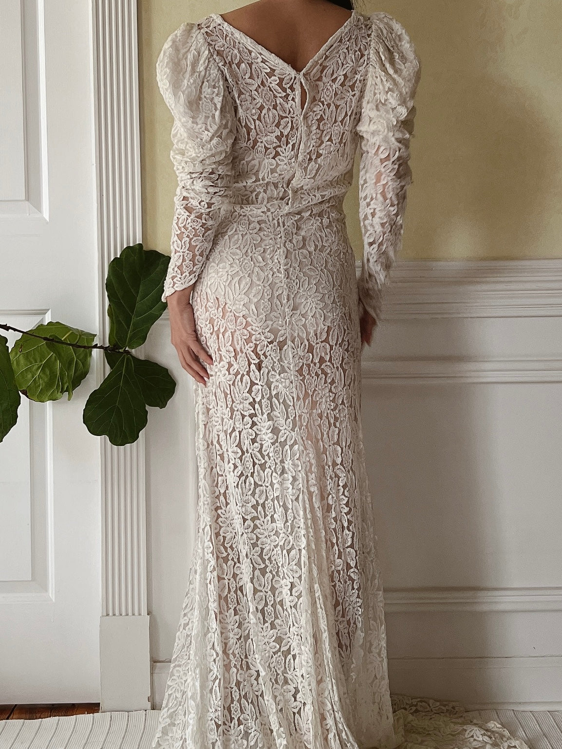 1930s Puff Sleeves Lace Wedding Gown - S