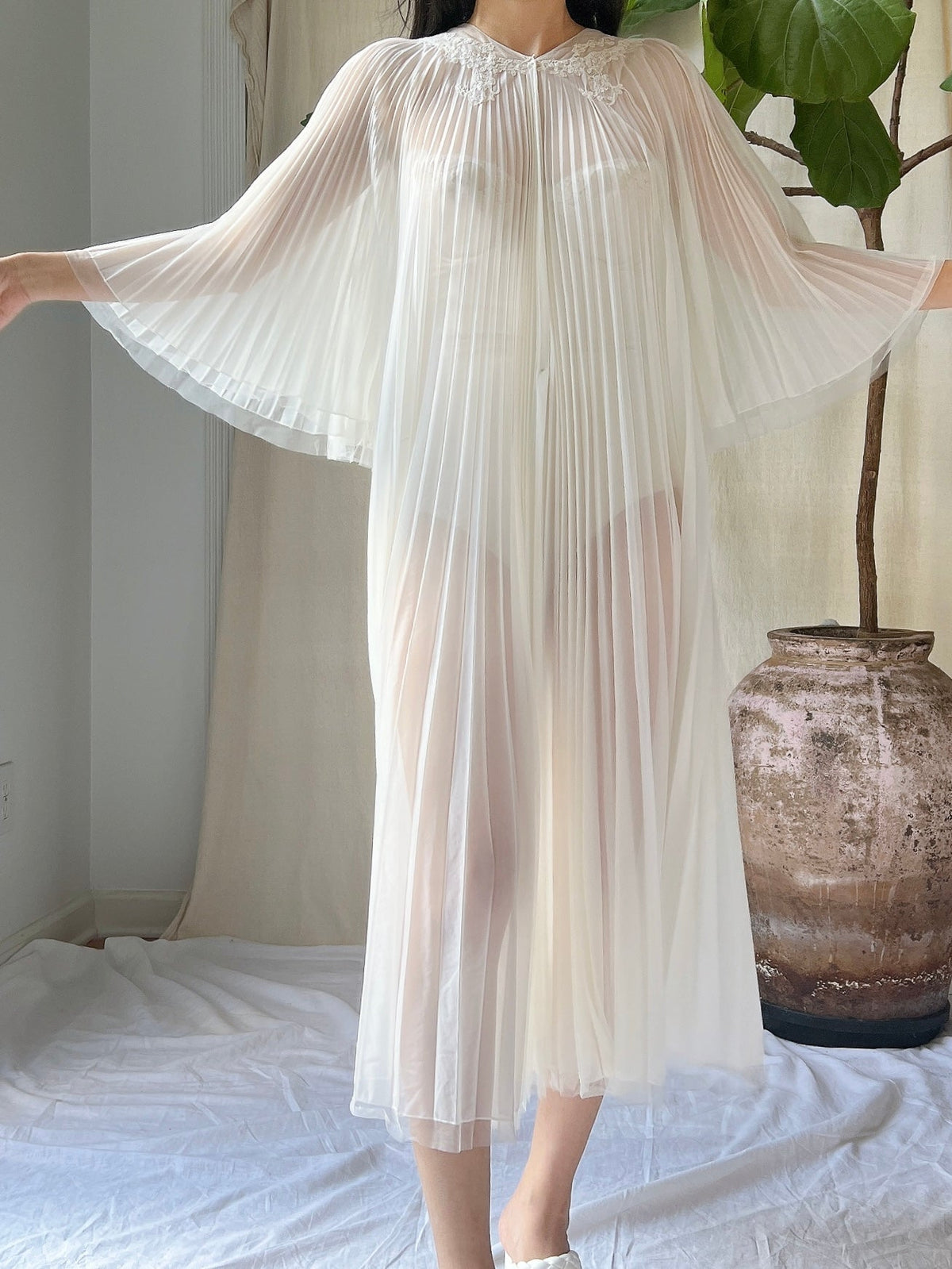 1950s Nylon Pleated Angel Sleeves Dressing Gown - OSFM