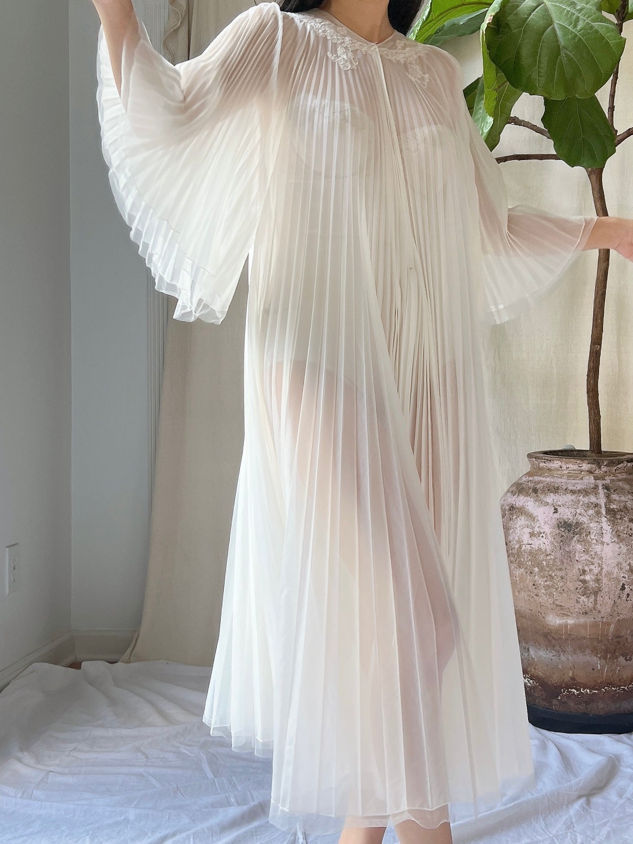 1950s Nylon Pleated Angel Sleeves Dressing Gown - OSFM