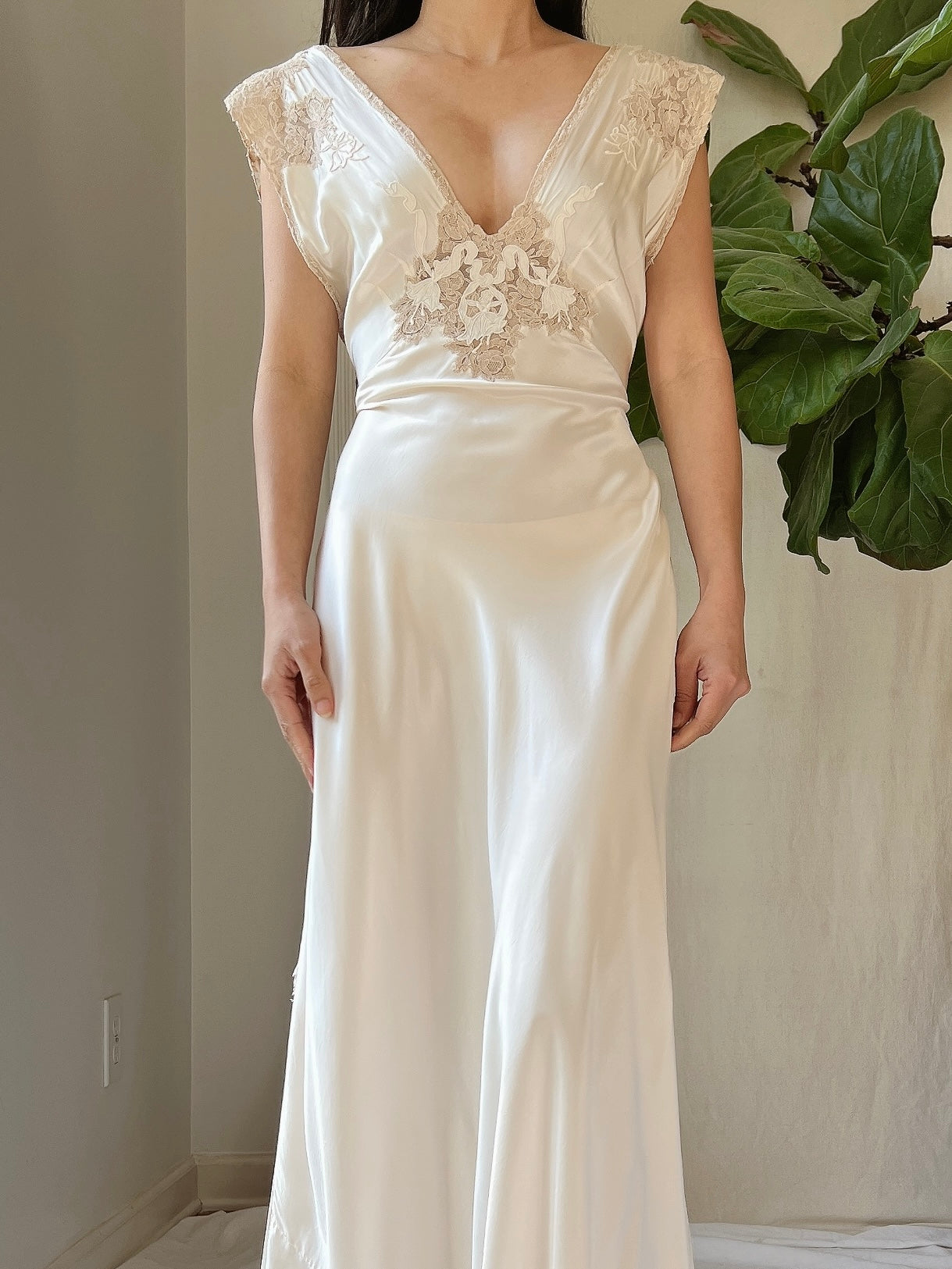 1930s Satin Embroidered Lace Dress - M